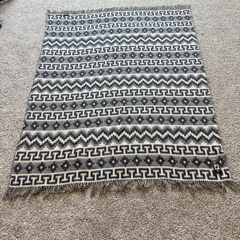 Tumi Alpaca Wool Throw Blanket Fringe Geometric Southwestern Gray Cream 52x65